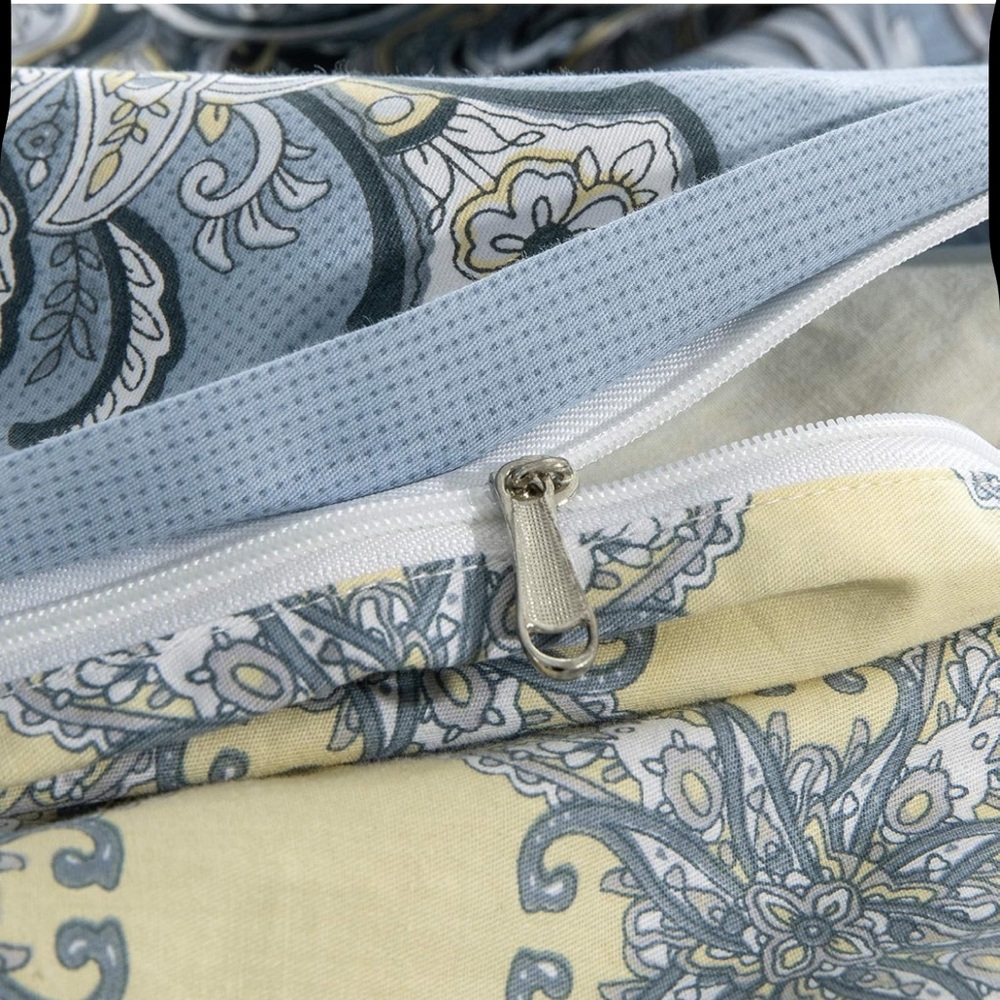 Elegant Blue and Cream Duvet Bedding Set - Picture 3 of 7